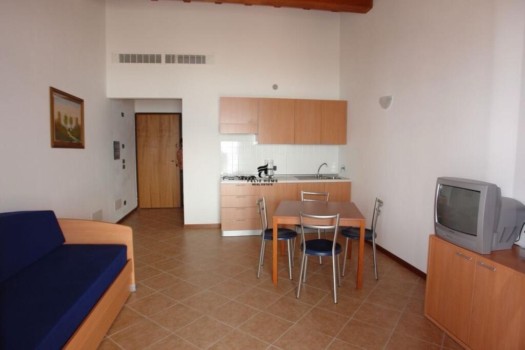 APARTAMENT ME QERA 1+1 KINOSTUDIO 40.000 LEKE