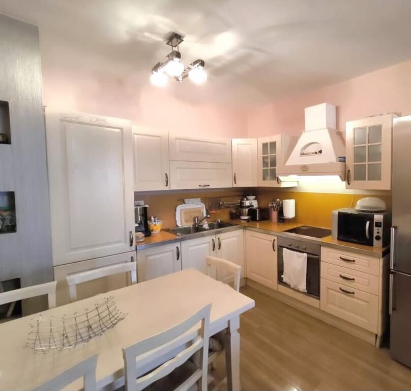 Instituti Higjenes shesim super apartament: 2+1