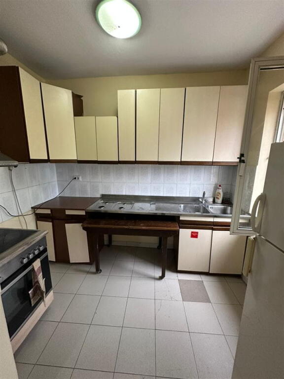 Affittasi appartamento 2+1 in Bulevardi Zogu i Pare (ID B22178)