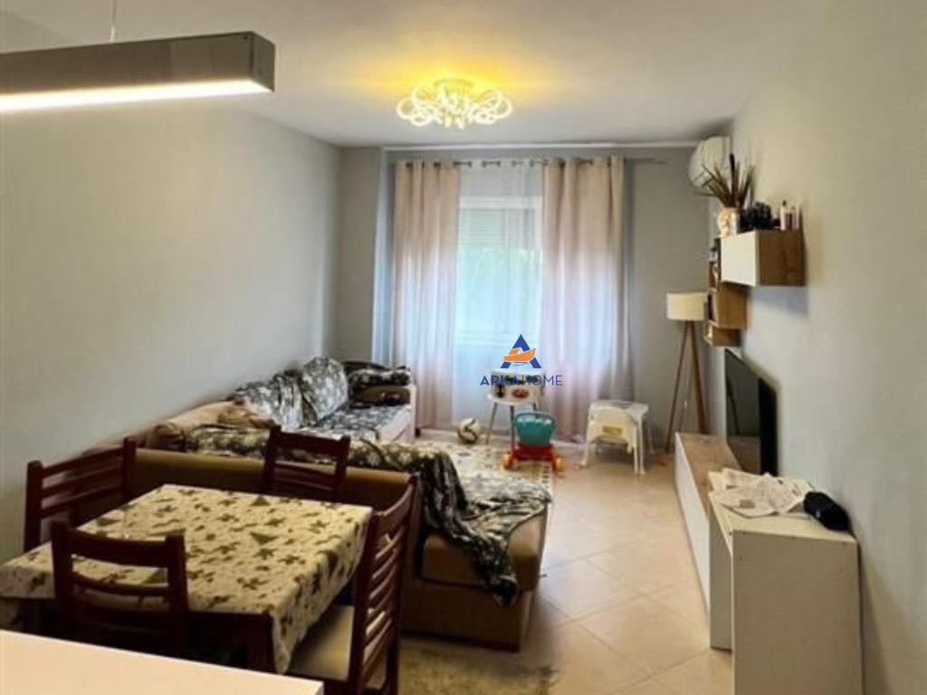 SHITET APARTAMET 1+1+BALLKON "TE FRESKU,RRUGA MUHAMET DELIU " 100.000 EURO.