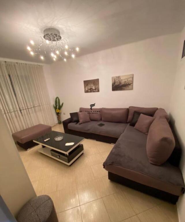 APARTAMENT ME QERA 2+1 RRUGA E KOSOVAREVE 600 EURO
