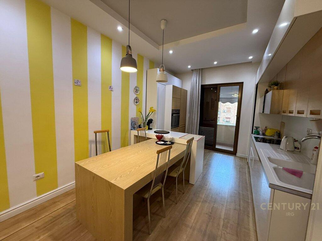Apartament 2+1 me Qira – Myslym Shyri, Tiranë