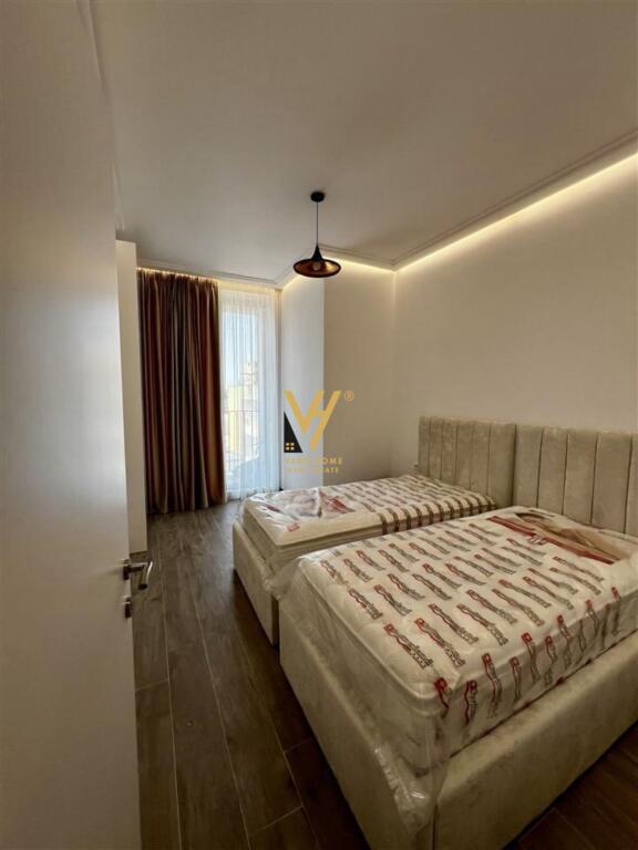 JEPET APARTAMENT 2+1+BLK ME QERA TE PAZARI I RI 1.000 EURO