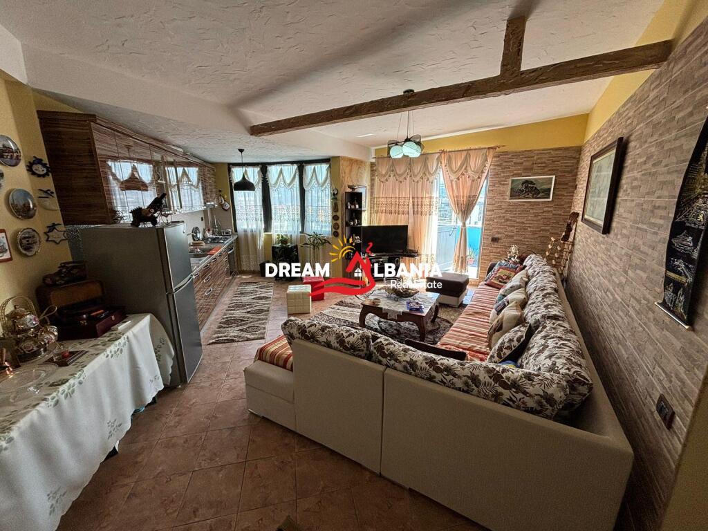 Appartamento Penthause 1+1 in affitto in Via “Dritan Hoxha” presso i Palazzi Blu a Tirana (ID 42111076)