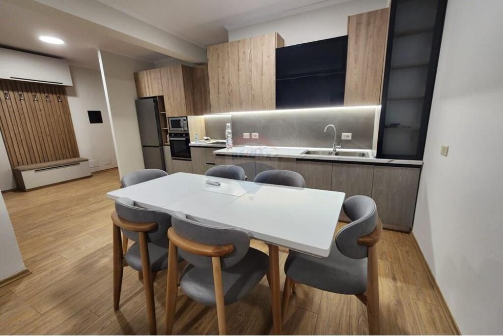 Apartament 2+1+2 me qira Zogu i Zi Logosi