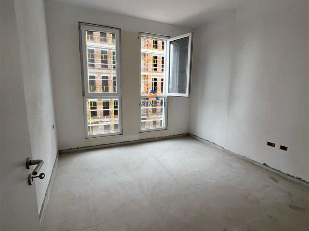 VENDESI APPARTAMENTO 1+1+BALCONE "COMPLESSO UNIVERS CITY TIRANA" 68.000 EURO.