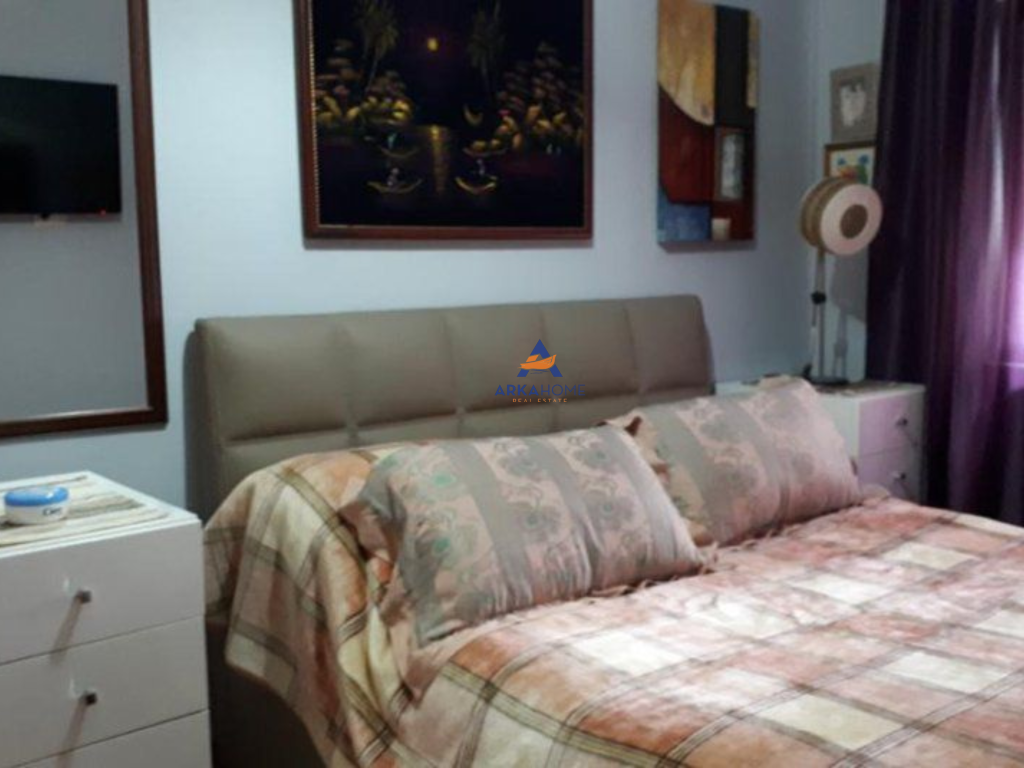 JEPET APARTAMENT ME QERA 2+1 "RRUGA KOSOVARVE" 600 EURO I DISKUTUESHEM