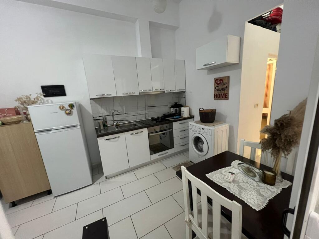 Jepet me qera Apartamenti 1+1 ,prane fondacionit Eleonore, Kodra Diellit