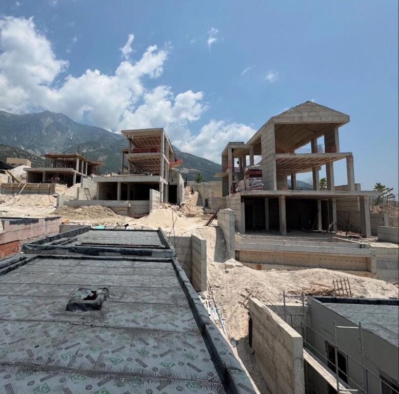 SHITET VILE 327 M2 GREEN COAST 990.000 EURO