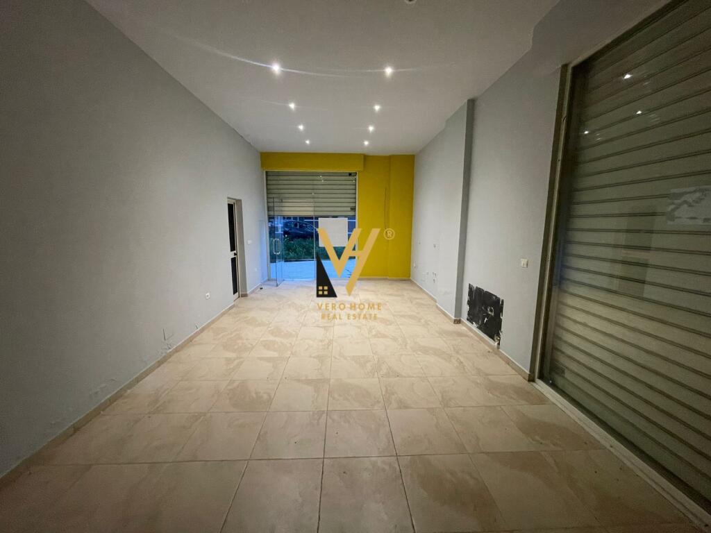NEGOZIO IN AFFITTO 44,75 M2 IN VIA ZHEGU, ALI DEMI 30.000 LEKE