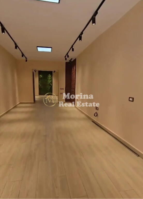 Ambjent Biznesi për Qira "Rruga Kavajes" 750 Euro/Muaj
