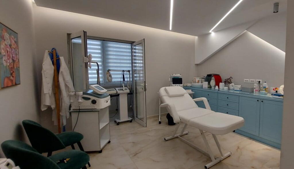 Klinike Dermatologjike me qera tek Rruga Fortuzi (ID BZ2643) Tirane.