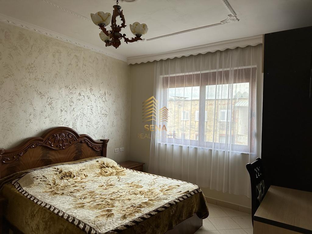 Qira, Apartament 1+1+A,Xhamllik, 450 Euro/muaj