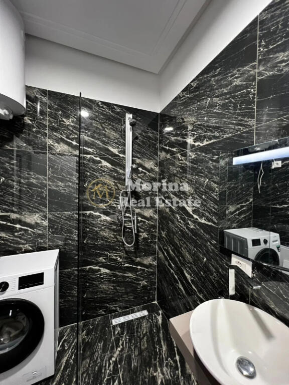 Qera, Apartament 2+1, Medrese, Rr: "Riza Cerova, 1400 euro/muaj