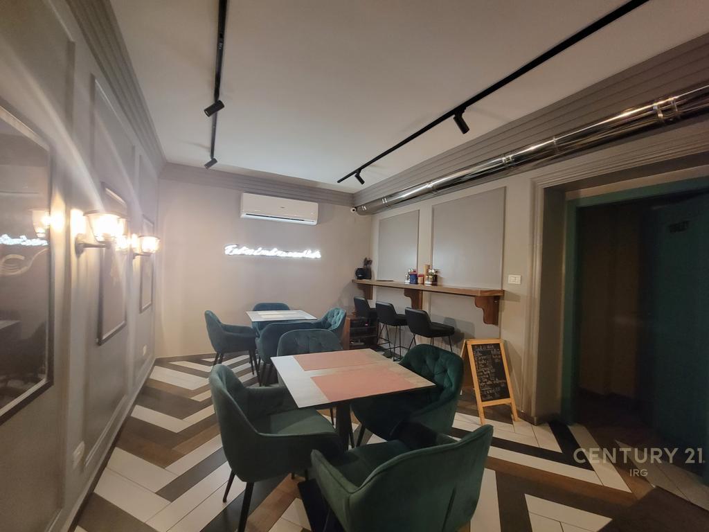 NEGOZIO IN VENDITA SUL LATO DI MYSLYM SHYRIT ROAD!