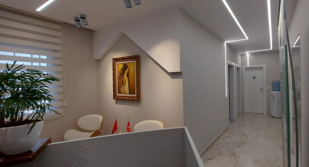 Klinike Dermatologjike me qera tek Rruga Fortuzi (ID BZ2643) Tirane.
