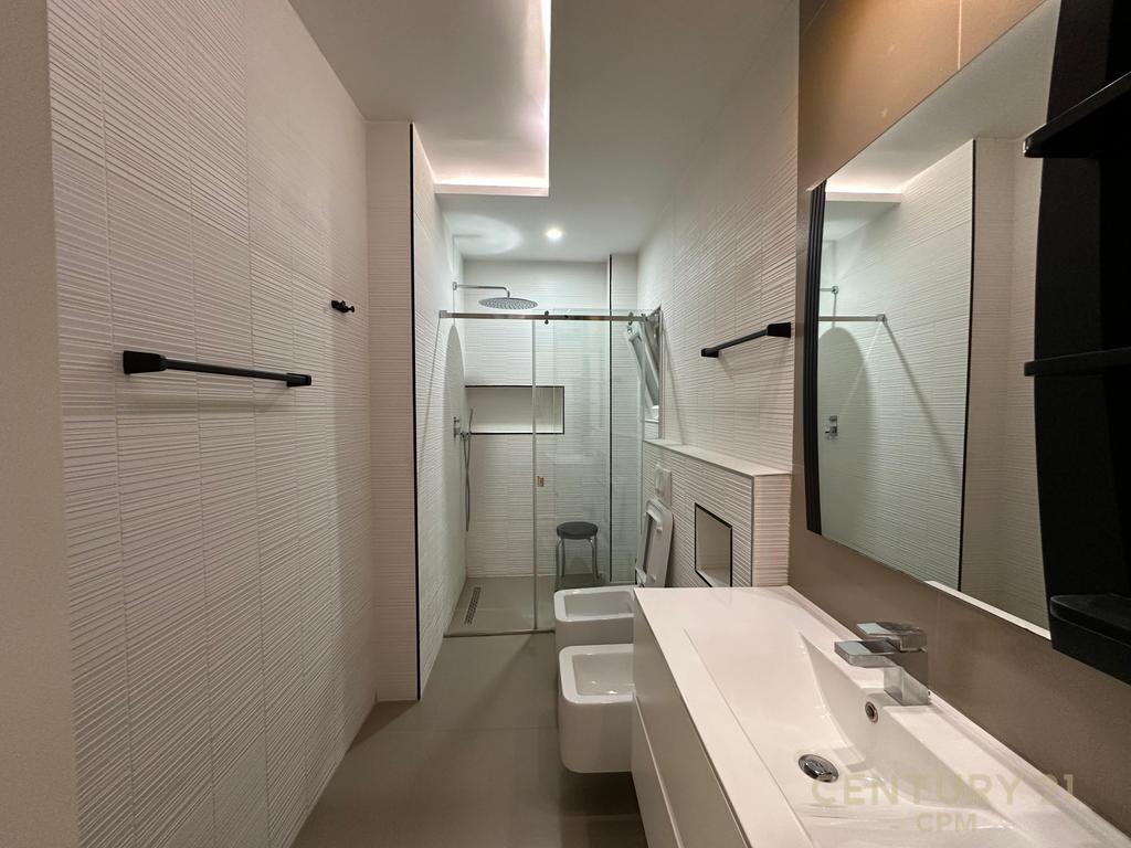 Tek Shallvaret Shesim Apartament 3+1+2!