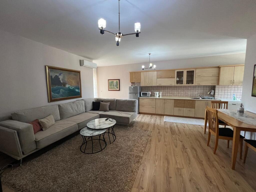 Apartament 1+1 per qira Ambasada amerikane