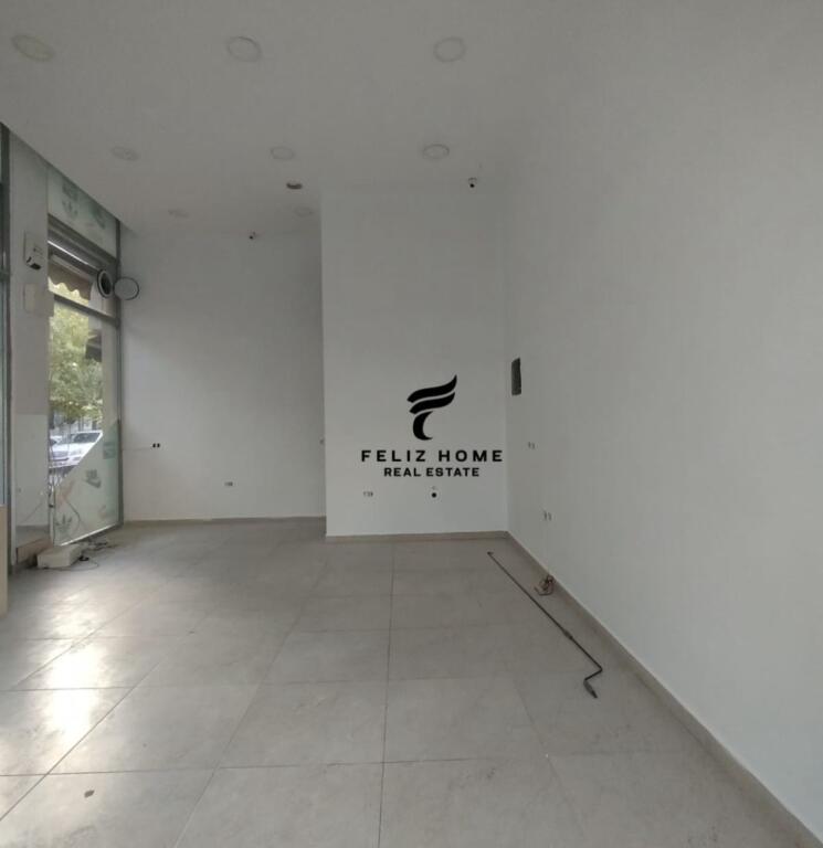 NEGOZIO IN AFFITTO 25 M2 PAZARI I RI 350 EURO