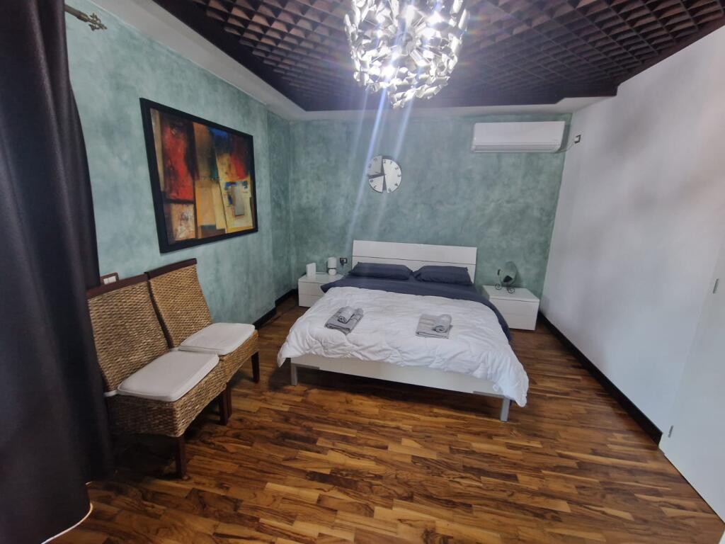 Shitet apartament 2+1 ne rrugen "Abdyl Frasheri" prane Sheshit Willson