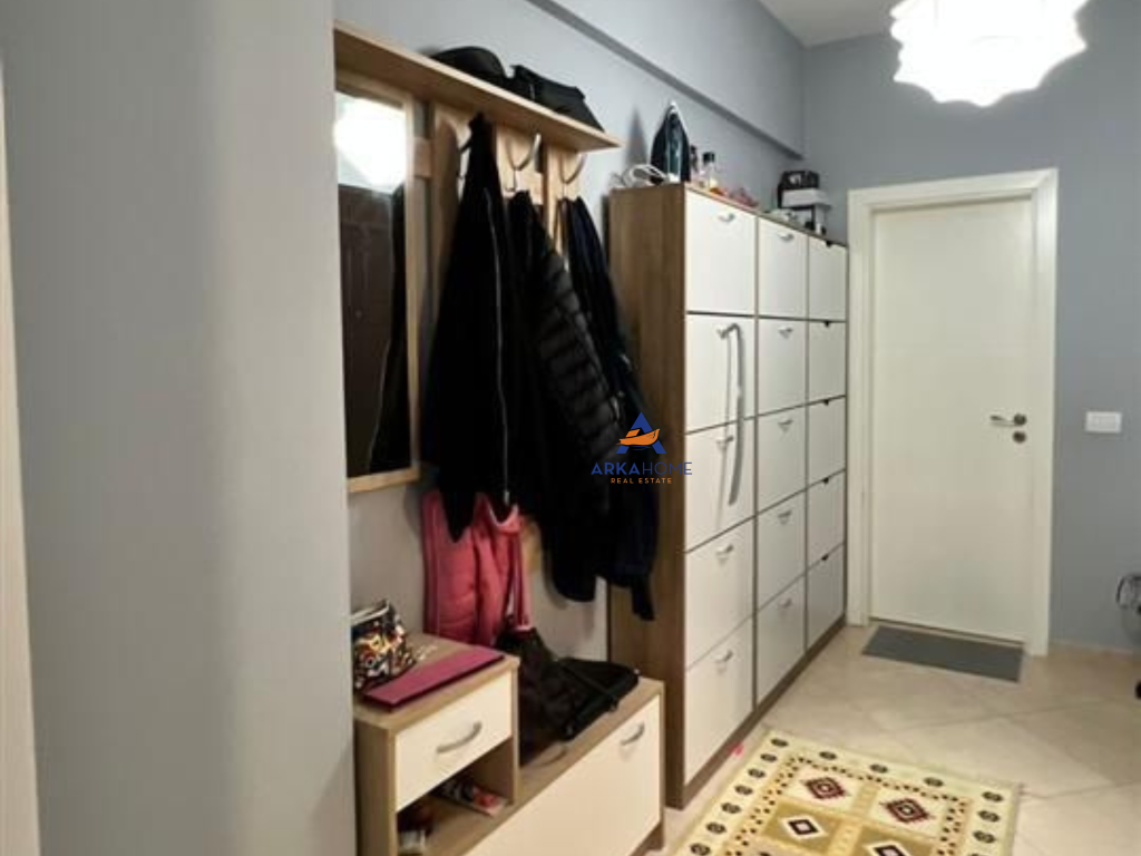 SHITET APARTAMET 1+1+BALLKON "TE FRESKU,RRUGA MUHAMET DELIU " 100.000 EURO.