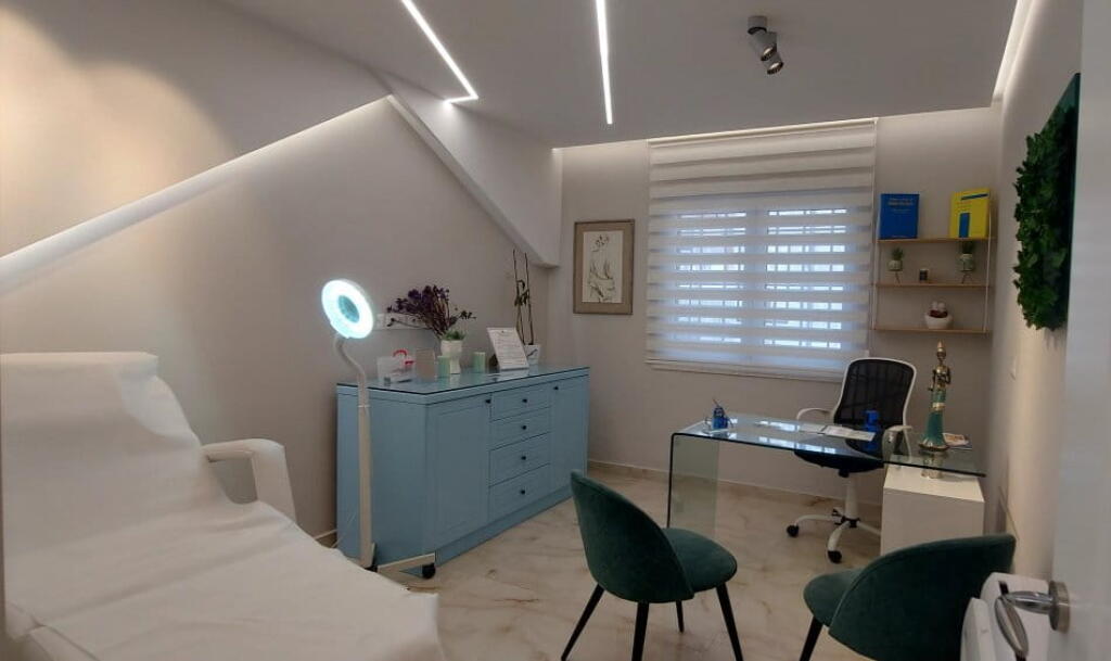 Klinike Dermatologjike me qera tek Rruga Fortuzi (ID BZ2643) Tirane.