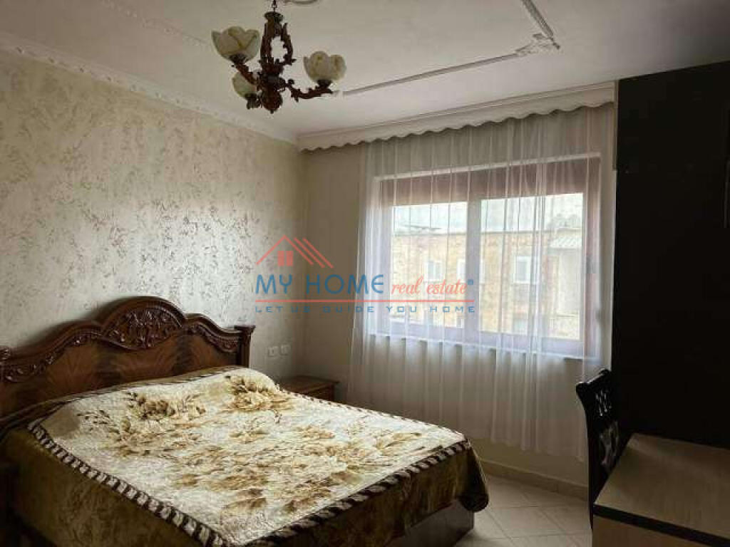 Apartament 1+1 me qira rruga Kongresi i Manastirit në Tiranë