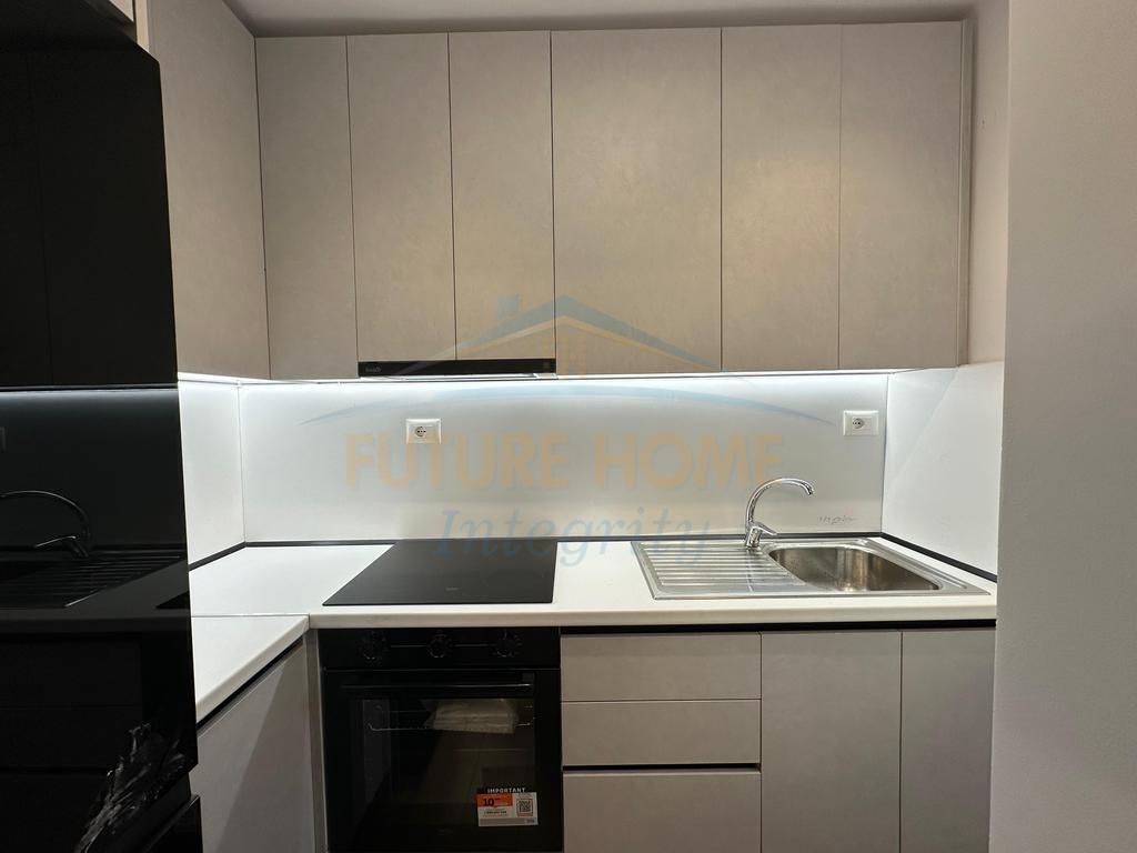 Shitet, Apartament 1+1, Rruga e Dibrës, Tiranë.
