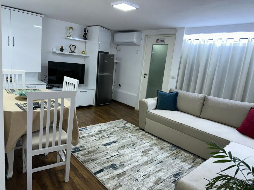 Appartamento 1+1 in Affitto - Komuna e Parisit - Tirana