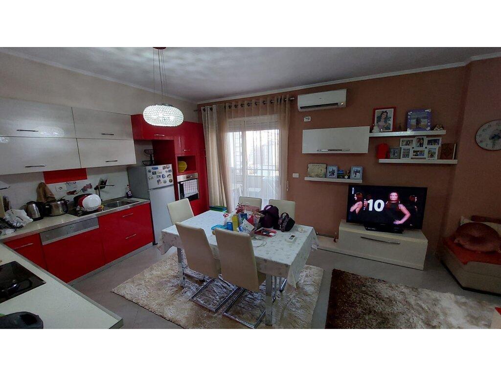 Appartamento 2+1 in Affitto – Astir, Tirana