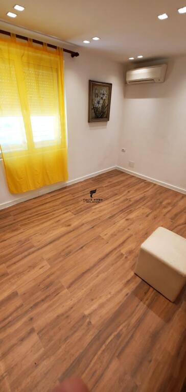 ZYRE ME QERA 75 M2 5 MAJI 650 EURO