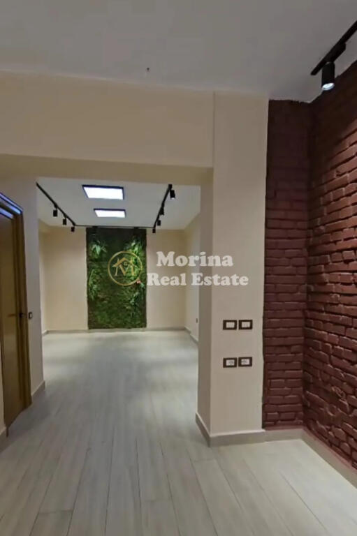 Ambjent Biznesi për Qira "Rruga Kavajes" 750 Euro/Muaj