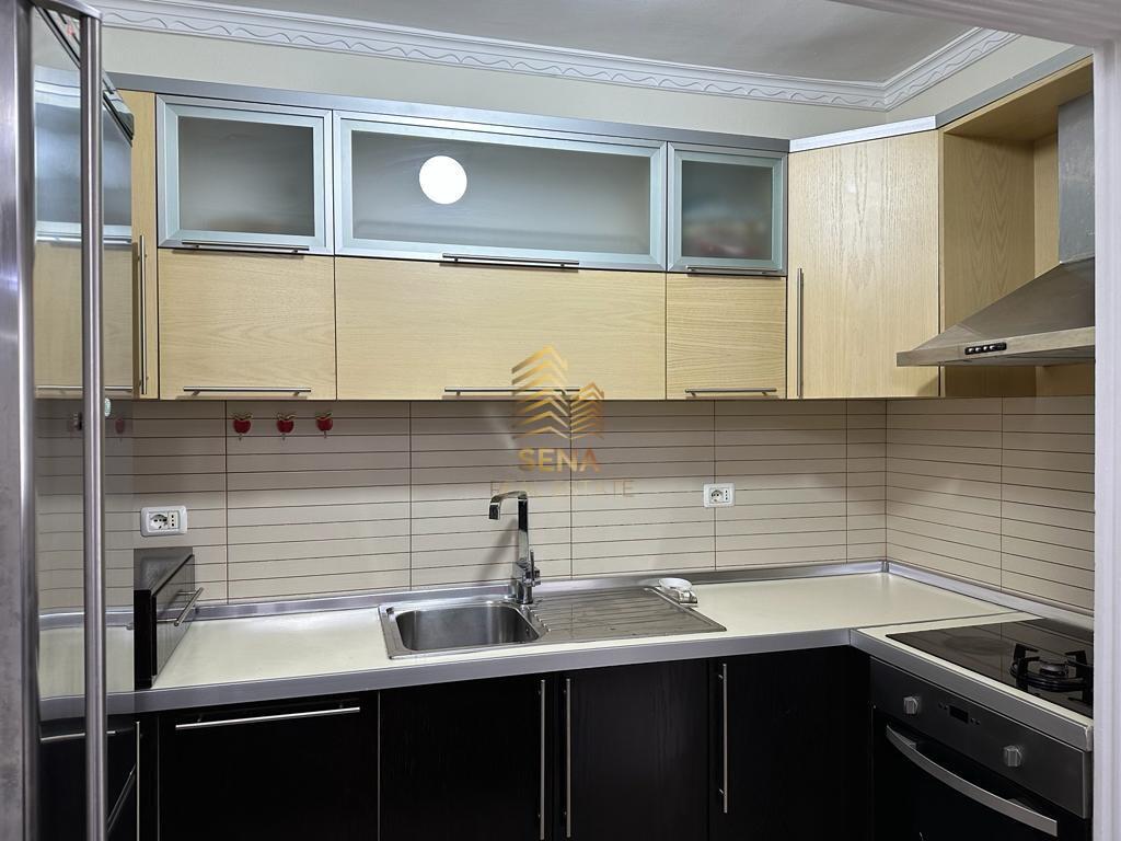 Qira, Apartament 1+1+A,Xhamllik, 450 Euro/muaj