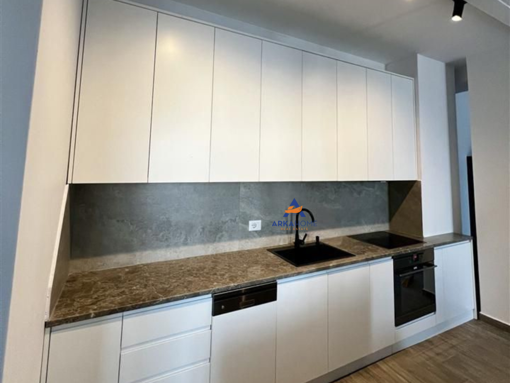APPARTAMENTO IN AFFITTO 2+1+BALCONE "SCUOLA SUPERIORE PARTIZANI, SELVIA" 1300 EURO.