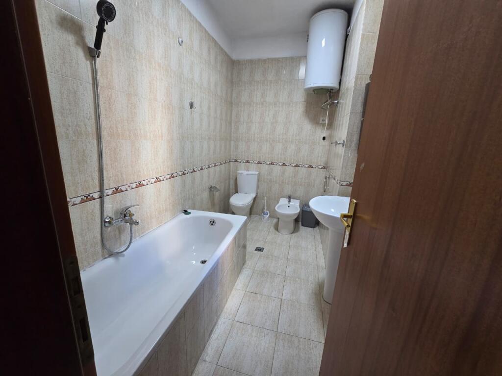 Affittasi appartamento 2+1+2 bagni presso l'ex Esposizione