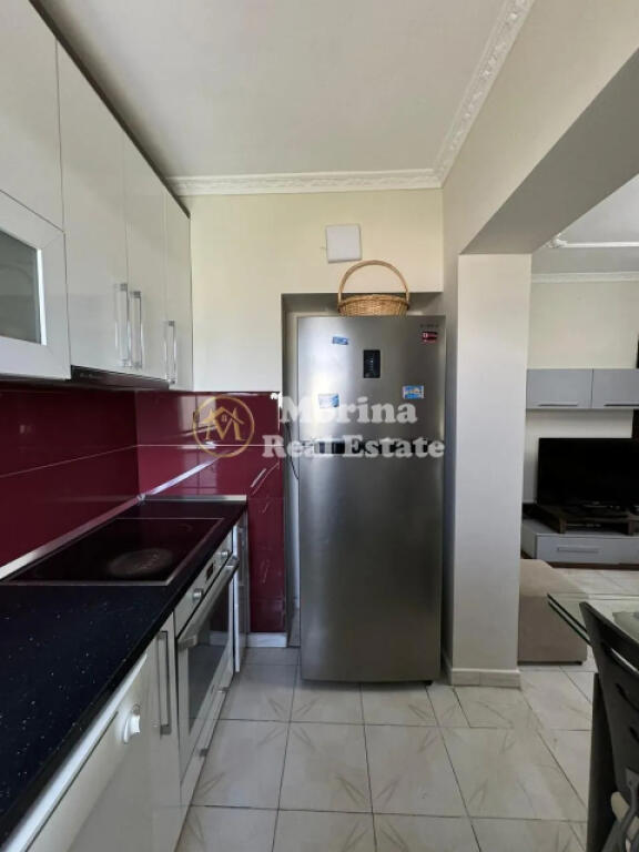 Qera, Apartament 2+1,Qender, 700 euro/muaj.