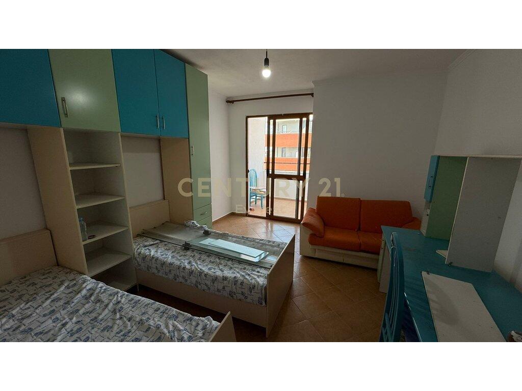 🏡 Shitet Apartament 2+1 në Yzberish, Tiranë