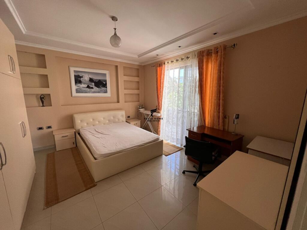 APARTAMENT ME QERA 1+1 RRUGA E DIBRES 40.000 LEKE