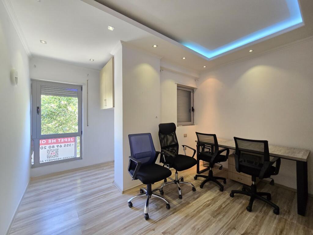 UFFICIO IN AFFITTO 85M2 XHAMLLIK 650 EURO