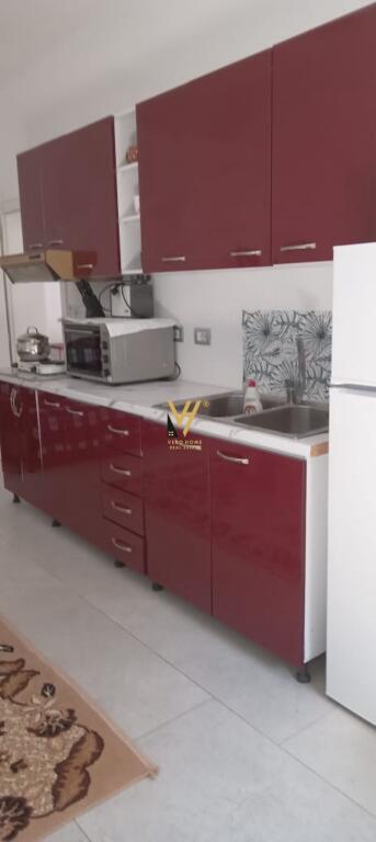 APPARTAMENTO 2+1+VERANDA IN AFFITTO A PORCELAN 50.000 LEKE