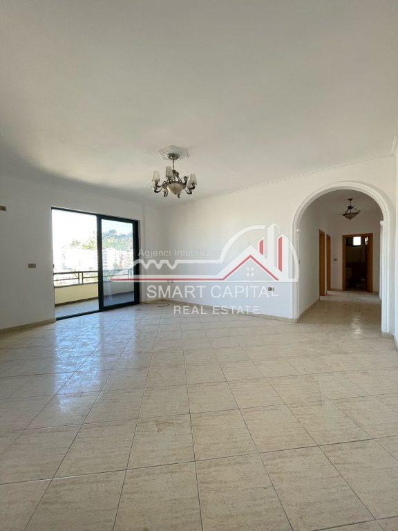 APPARTAMENTO 2+1+2 IN VENDITA SU BOULEVARD-VLORË!