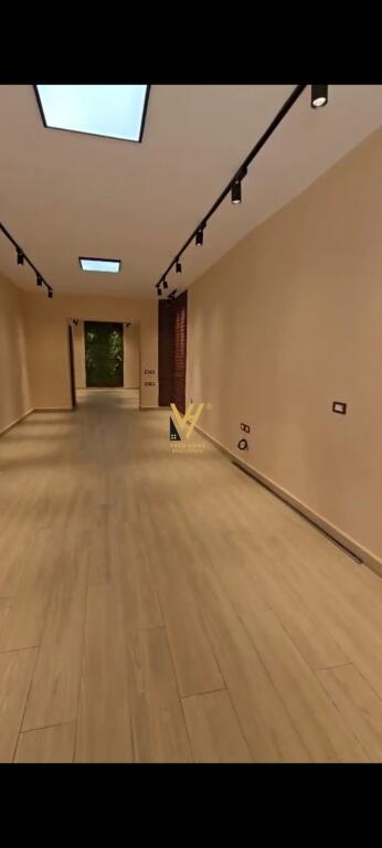 SHOP 67 M2 FOR RENT IN VASIL SHANTO 75,000 LEKE