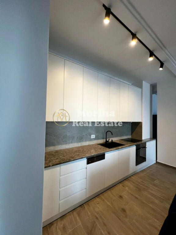 Qera, Apartament 2+1, Medrese, Rr: "Riza Cerova, 1400 euro/muaj