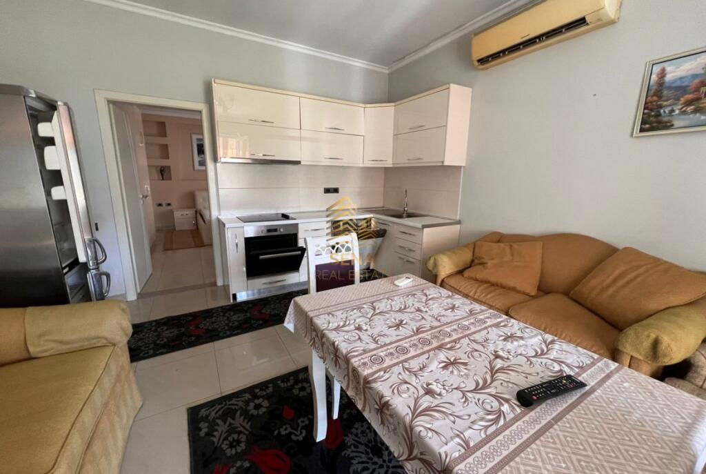 Affitto, Ingresso privato 1+1+ Terrazza, Qsut, 400 Euro/Mese
