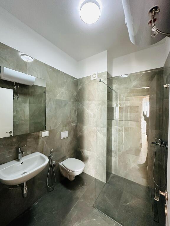 Apartament me qera 2+1+2 Tek Farmacia 10