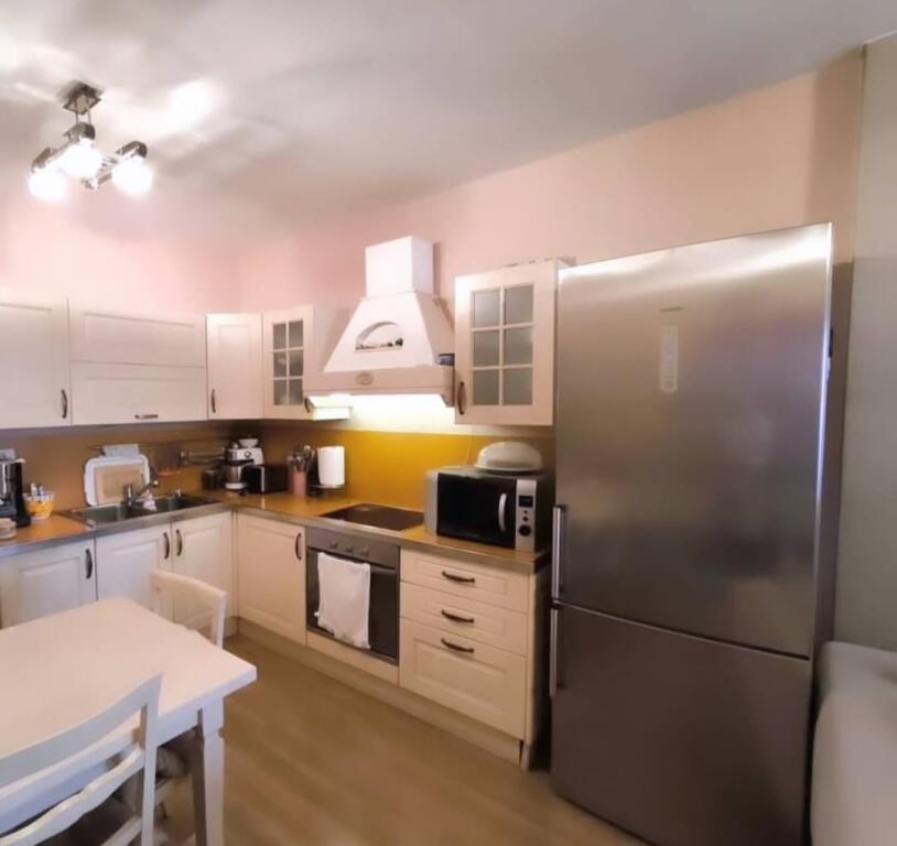 Instituti Higjenes shesim super apartament: 2+1