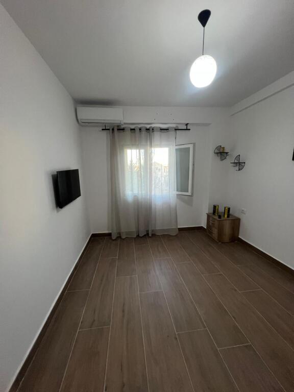 For rent 1+1 apartment, near Marin Barleti University, Selite