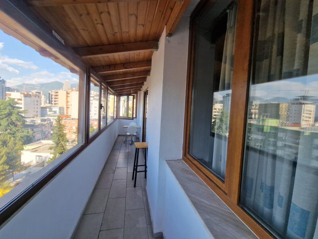 Shitet apartament 2+1 ne rrugen "Abdyl Frasheri" prane Sheshit Willson
