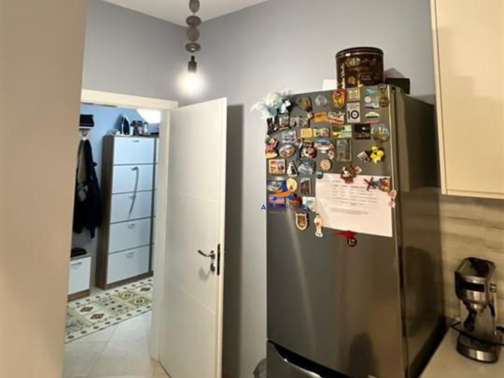 SHITET APARTAMET 1+1+BALLKON "TE FRESKU,RRUGA MUHAMET DELIU " 100.000 EURO.