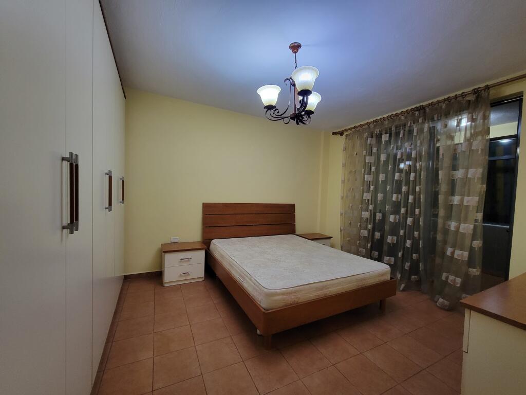 Jepet me qera Apartamenti 1+1, rruga Ndre Mjeda, Ish Parku